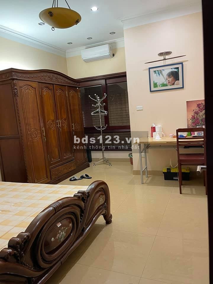 Ở Chung cư! Bán gấp Nhà vip Phố Hoa Bằng DT 60m2 mt 4m, ô tô đỗ cửa L/h 0965 128 850