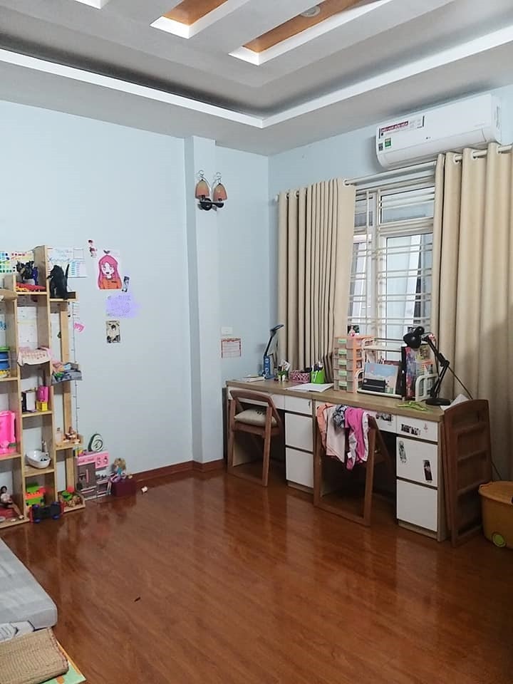 Nhà phố Trần Thái Tông, Cầu Giấy, DT: 33m2. 6T, Kinh doanh. Giá hơn 4 tỷ