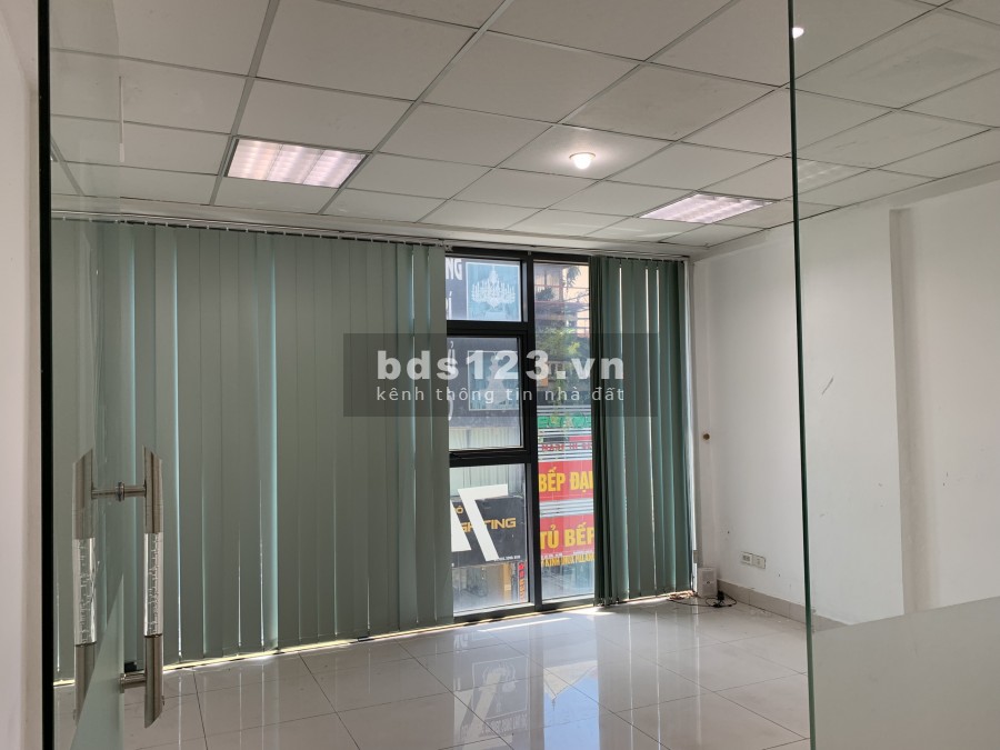 Chính chủ cho thuê văn phòng giá tốt diện tích 60-80m2 mặt phố Tây Sơn, Đống Đa, Hà Nội