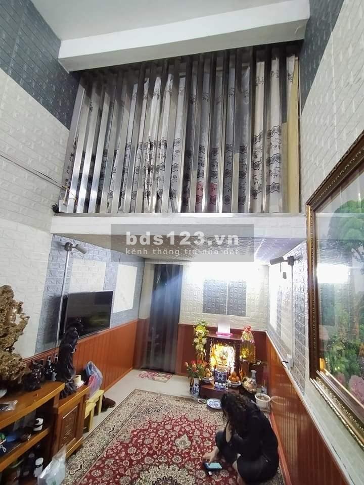 Bán nhà 4 tầng chợ Khâm Thiên Quận Đống Đa, dt 22m2 giá nhỉnh 2 tỷ, lh 0836488482