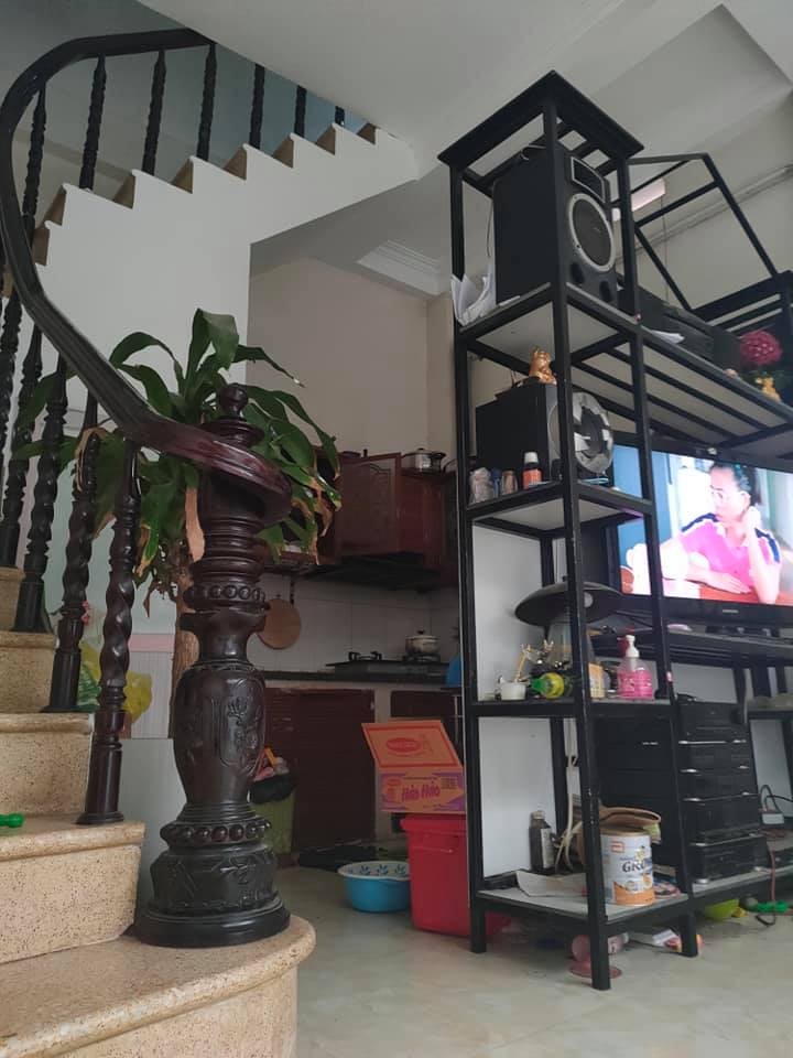 Bán nhà Tả Thanh Oai Thanh Trì, dtsd 32m2 x 4 tầng, nhà đẹp ở luôn, giá chỉ 2.03 tỷ