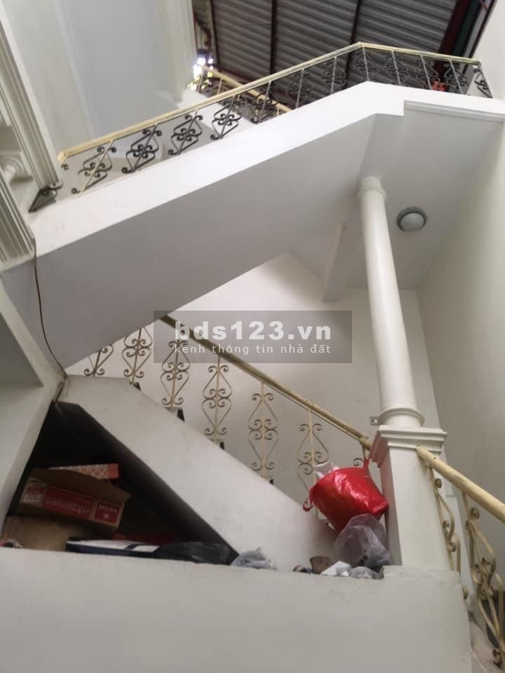 Chỉ 3.9 tỷ, ở ngay, ô tô, Tây Sơn, diện tích sử dụng 40m2, 3 tầng đúc, mt 4m