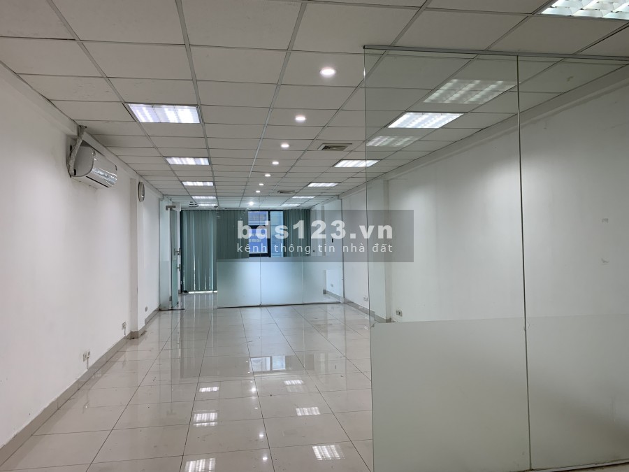 Chính chủ cho thuê văn phòng giá tốt diện tích 60-80m2 mặt phố Tây Sơn, Đống Đa, Hà Nội