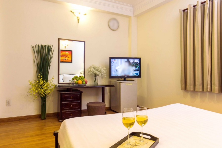 Bán nhà MT đang kinh doanh khách sạn số 34 Nguyễn An Ninh, P.Bến Thành, Quận 1