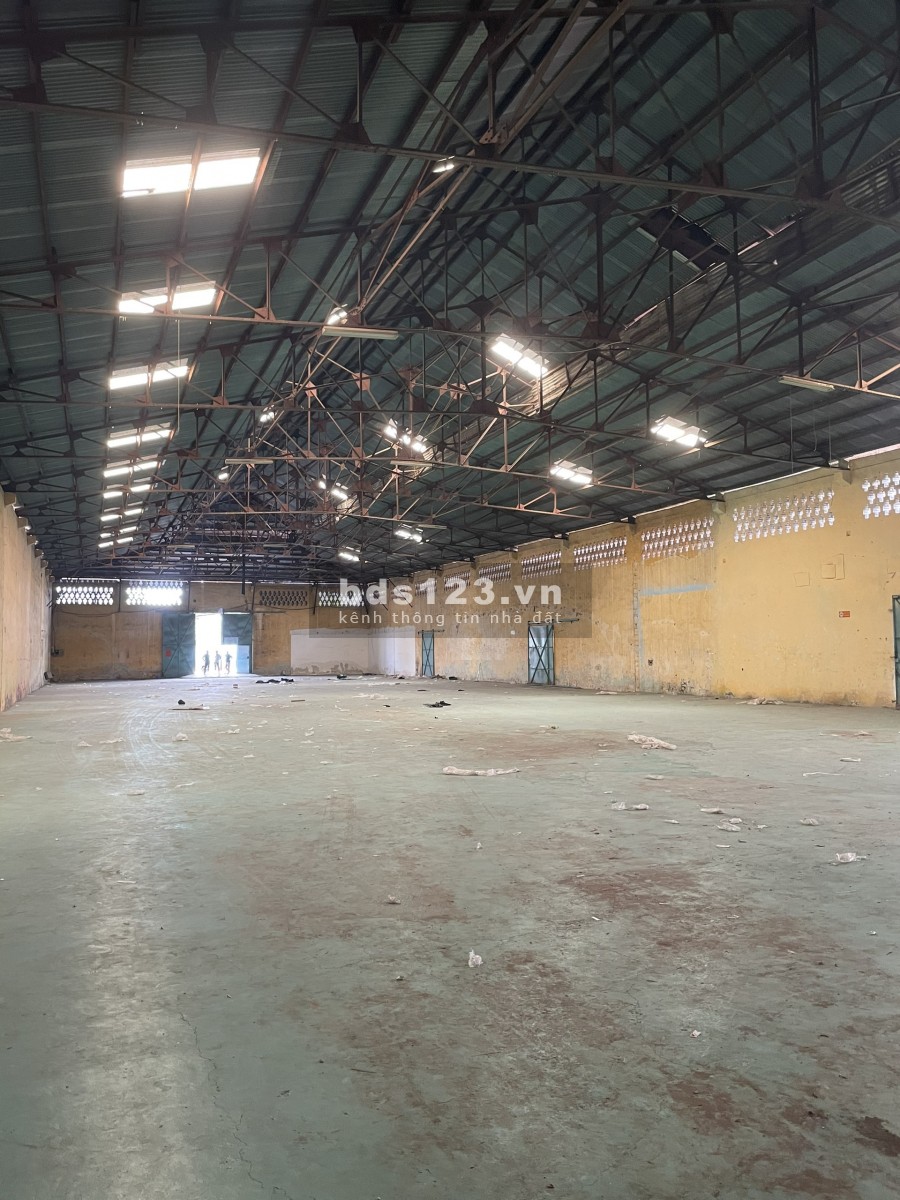 Cho thuê kho xưởng 1000m2- 1500m2 mặt tiền Bến Bình Đông Quận 8