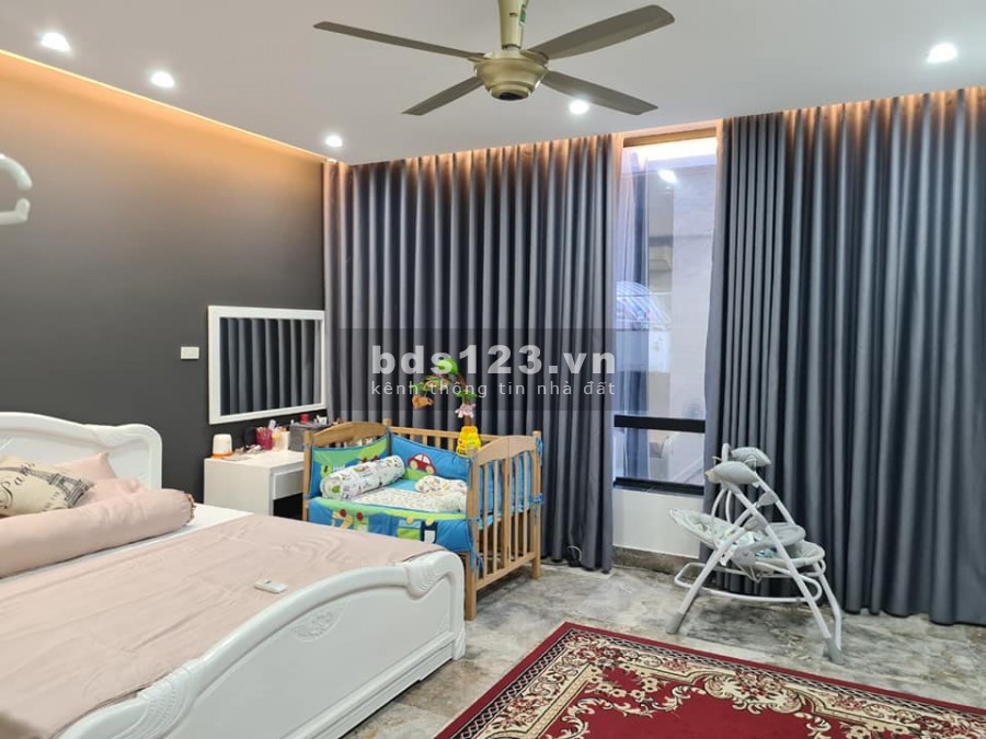 Nhà Liền kề khu Vip Láng Hạ Đống Đa an sinh đẳng cấp, dt 70m2, 5 tầng, mt 5.5m giá 21 tỷ