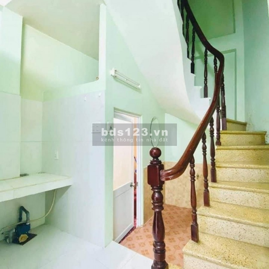 Bán nhà 4 tầng 3 mặt thoáng mát chỉ 3.8 tỷ, nhà ngay chợ Bà Chiểu đường Lê Quang Định
