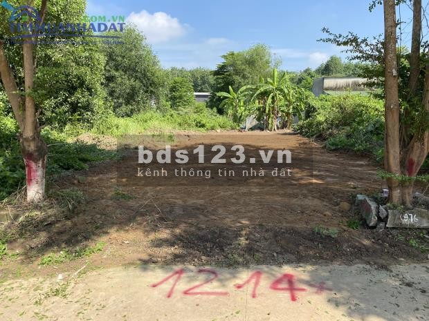 Gia đình cần bán đất đối diện kcn mỹ phước 4,dân đông vị trí đẹp