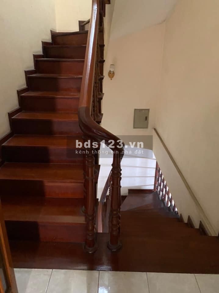 Bán Nhà Minh Khai 4 tầng kinh doanh sầm uất ô tô qua nhà nở hậu rất đẹp