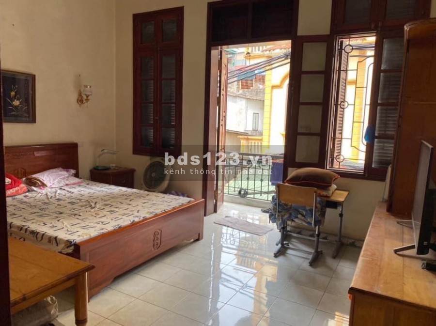 Bán Nhà Minh Khai 4 tầng kinh doanh sầm uất ô tô qua nhà nở hậu rất đẹp