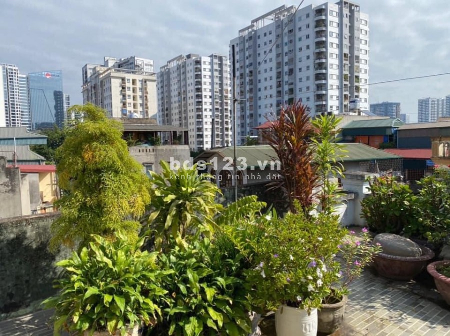 Bán Nhà Minh Khai 4 tầng kinh doanh sầm uất ô tô qua nhà nở hậu rất đẹp