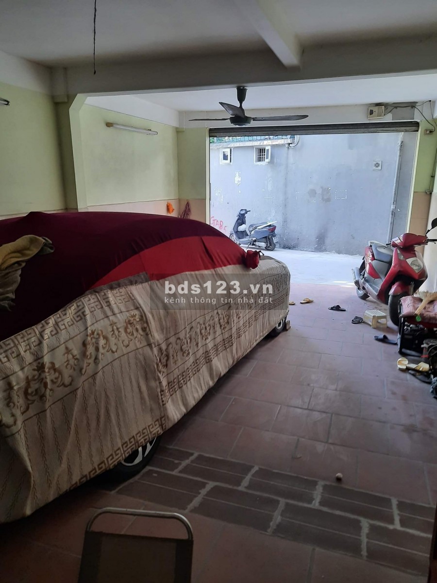 Bán nhà Âu Cơ, 136m2, 6 tầng, mt 8m, Thang máy, Lô góc. Kinh doanh. giá 15.5tỷ.