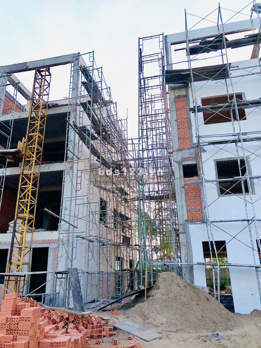 Nhà Phố và Biệt Thự Tại Trung Tâm thành phố Trà Vinh, mặt tiền đường lớn, xe ra vào