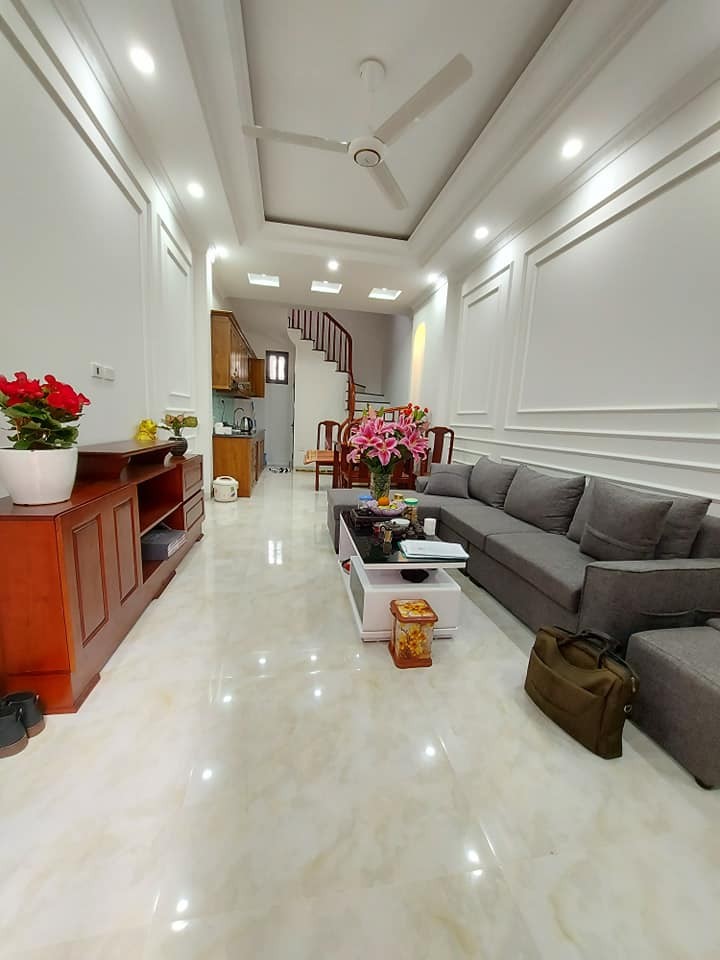 Mới đẹp nhất Ngọc Thuỵ, dân xây 2 mặt thoáng, nội thất xịn, gần ô tô 34m2, 5 tầng, lh 0963521933