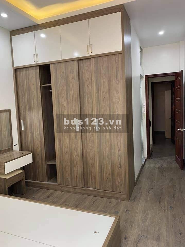 Bán nhà Phố Vũ Thạnh Đống Đa 40m2 4 tầng, lô góc, ở sướng. Giá chỉ 4.3 tỷ
