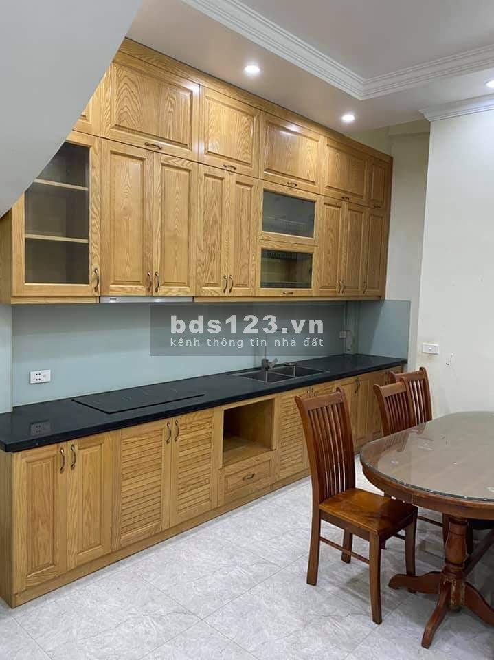 Bán nhà Phố Vũ Thạnh Đống Đa 40m2 4 tầng, lô góc, ở sướng. Giá chỉ 4.3 tỷ