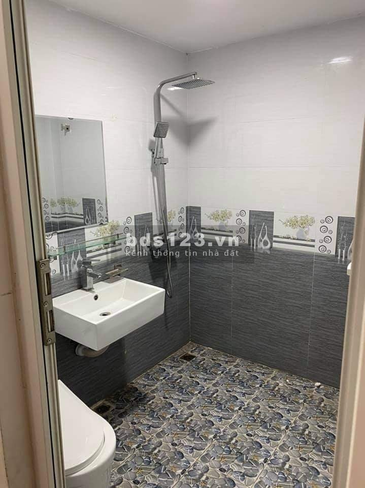 Bán nhà Phố Vũ Thạnh Đống Đa 40m2 4 tầng, lô góc, ở sướng. Giá chỉ 4.3 tỷ