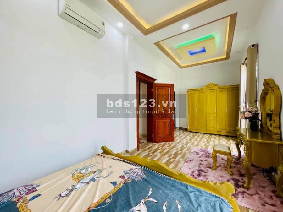 Covid Giảm Sâu hơn 1 tỷ Nhà Đẹp 4 Tầng Hẻm xe hơi rộng 8m Lưu Hữu Phước Quận 8