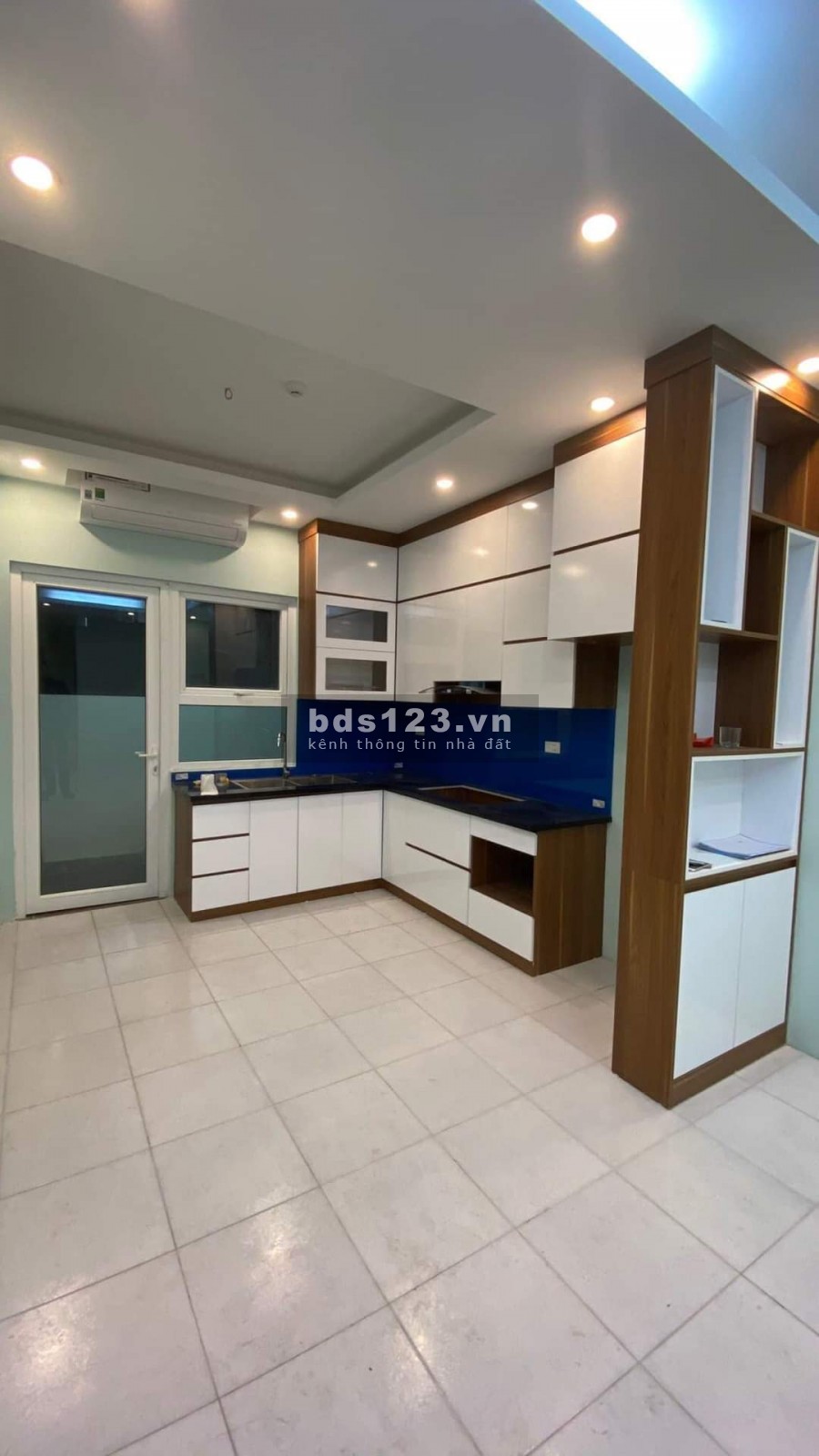 Bán căn hộ chỉ 18 triệu/m2, sở hữu căn hộ 63.1m2, 2 pn, 1 wc, ngân hàng hỗ trợ 70%, lh 0964136132