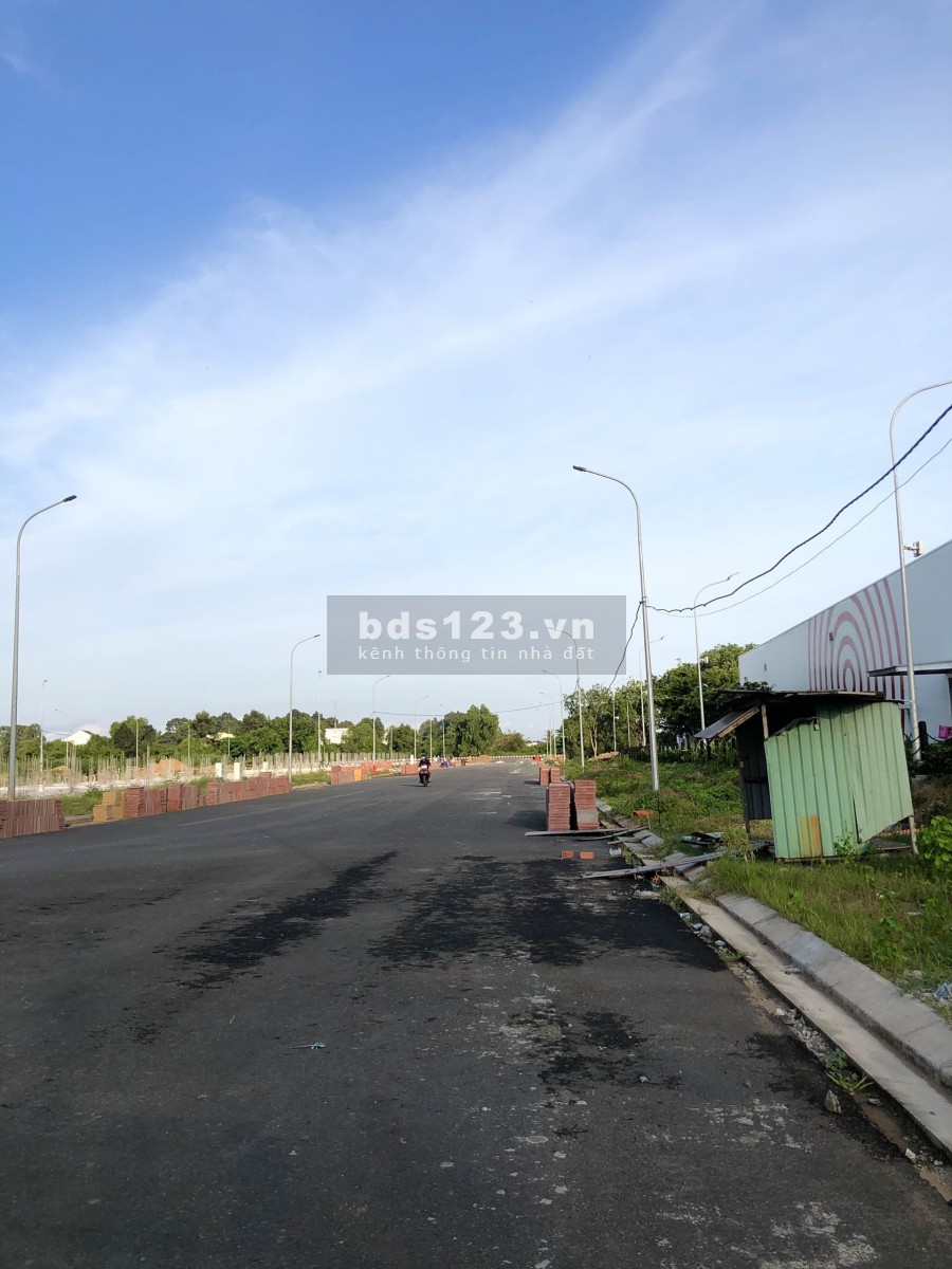 Nhà phố mặt tiền thiết kế kiểu Châu Âu, giá chỉ 870tr trả nhanh 35% thanh toán trãi dài 10 đợt 0% lãi suất