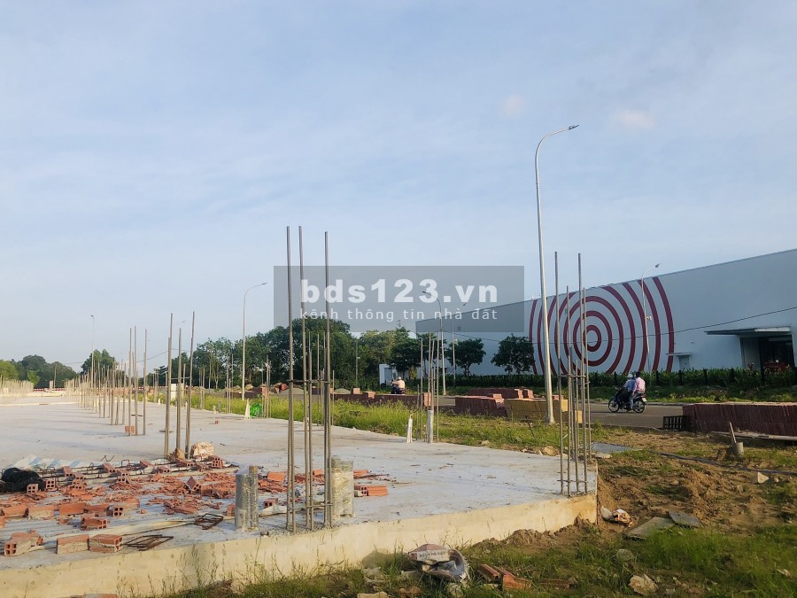 Nhà phố mặt tiền thiết kế kiểu Châu Âu, giá chỉ 870tr trả nhanh 35% thanh toán trãi dài 10 đợt 0% lãi suất