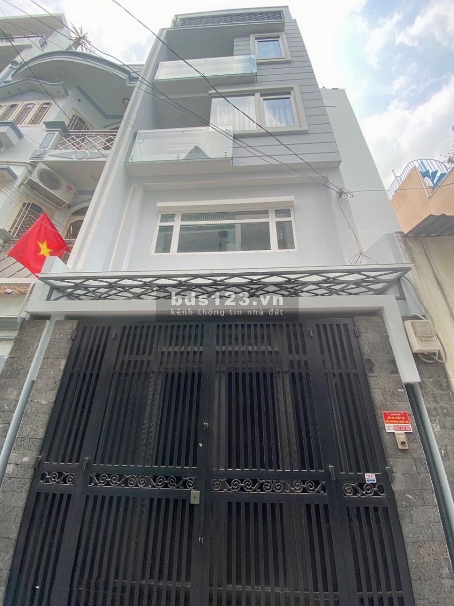 Đáo hạn ngân hàng bán gấp nhà đường Phan Xích Long giá 6.7 tỷ