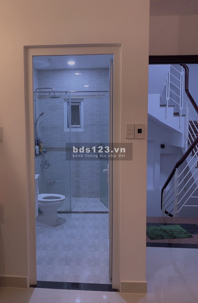 Đáo hạn ngân hàng bán gấp nhà đường Phan Xích Long giá 6.7 tỷ