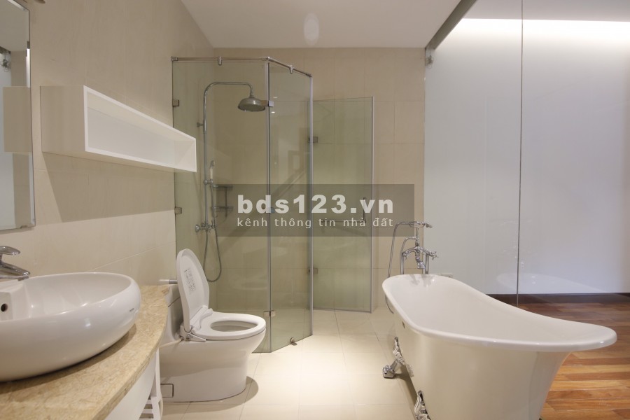 Biệt thự Ciputra khu T 180m2 4 ngủ full đồ đẹp giá 57tr/tháng - 0974606535