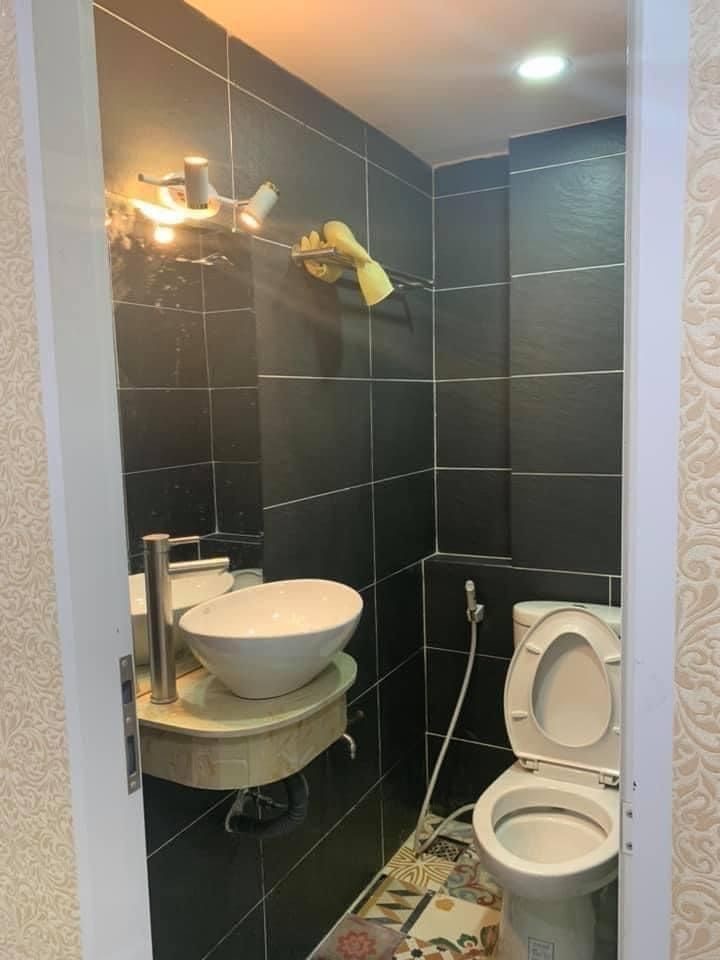 Bán nhà hẻm xe hơi Đặng Văn Ngữ, 61m2, 4 lầu, giá 9.9 tỷ, liên hệ: 0376966383