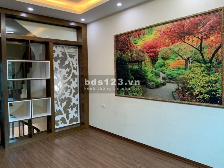 Giá tốt nhất quận Long Biên, Nhà Bát Khối, Ngõ Nông, 32m2 x 5 tầng giá chỉ 2,6 tỷ.