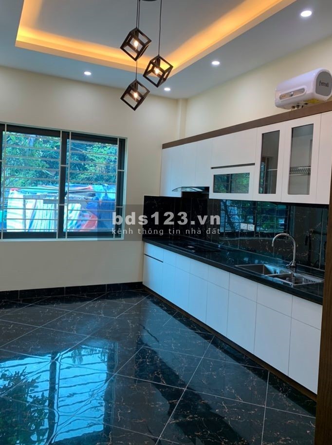 Giá tốt nhất quận Long Biên, Nhà Bát Khối, Ngõ Nông, 32m2 x 5 tầng giá chỉ 2,6 tỷ.