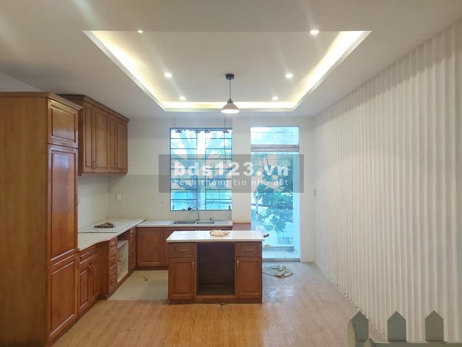 [Bán nhà] Huỳnh Thiện Lộc, Tân Phú, dt 4.3x18m, giá 8 tỷ 690tr, LH 0933592713