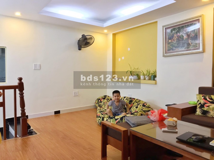 Bán nhà đường Lê Trọng Tấn 36m2 x 5 tầng, 4.7m mặt tiền, giá 3.6 tỷ. 2 mặt thoáng. Ô tô.