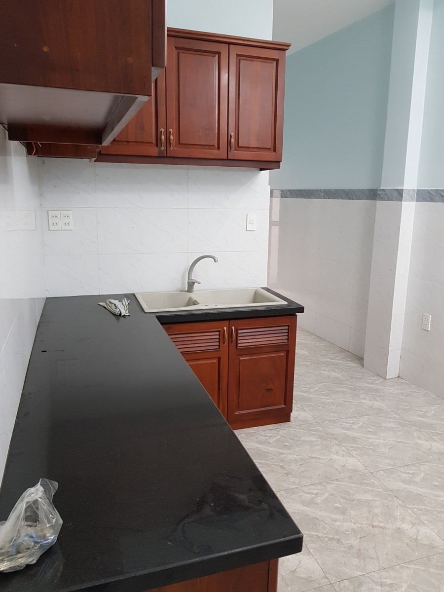 Mặt tiền kinh doanh đường Quâng Trung, dt 67m2, 4 tầng, giá 12.9 tỷ, Quận Gò Vấp