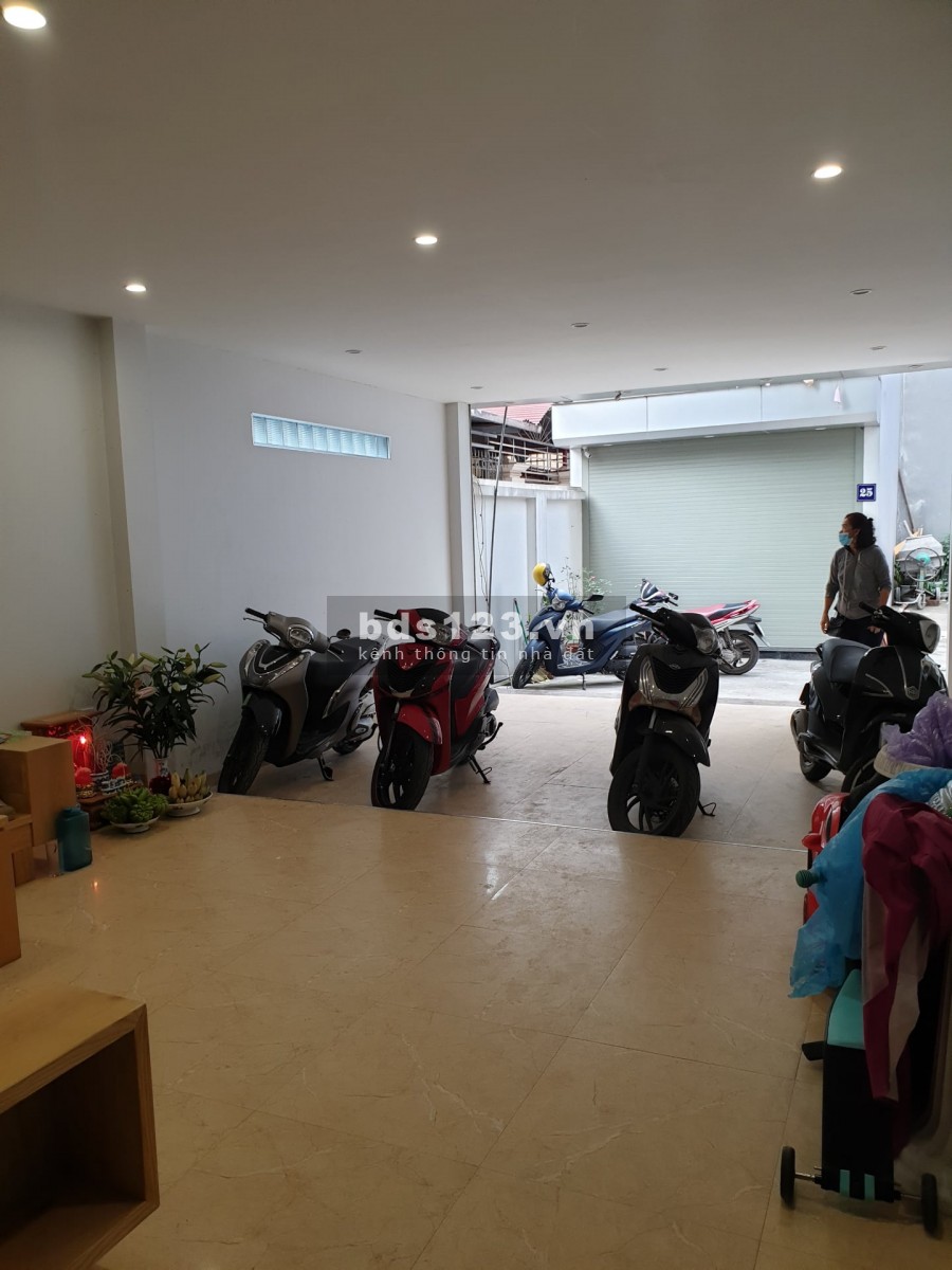 Bán nhà Nguyễn Văn Cừ 57m 6 tầng MT 4.6 , 6.3 tỷ thang máy , ô tô vào tận nhà tiện ích vô vàn