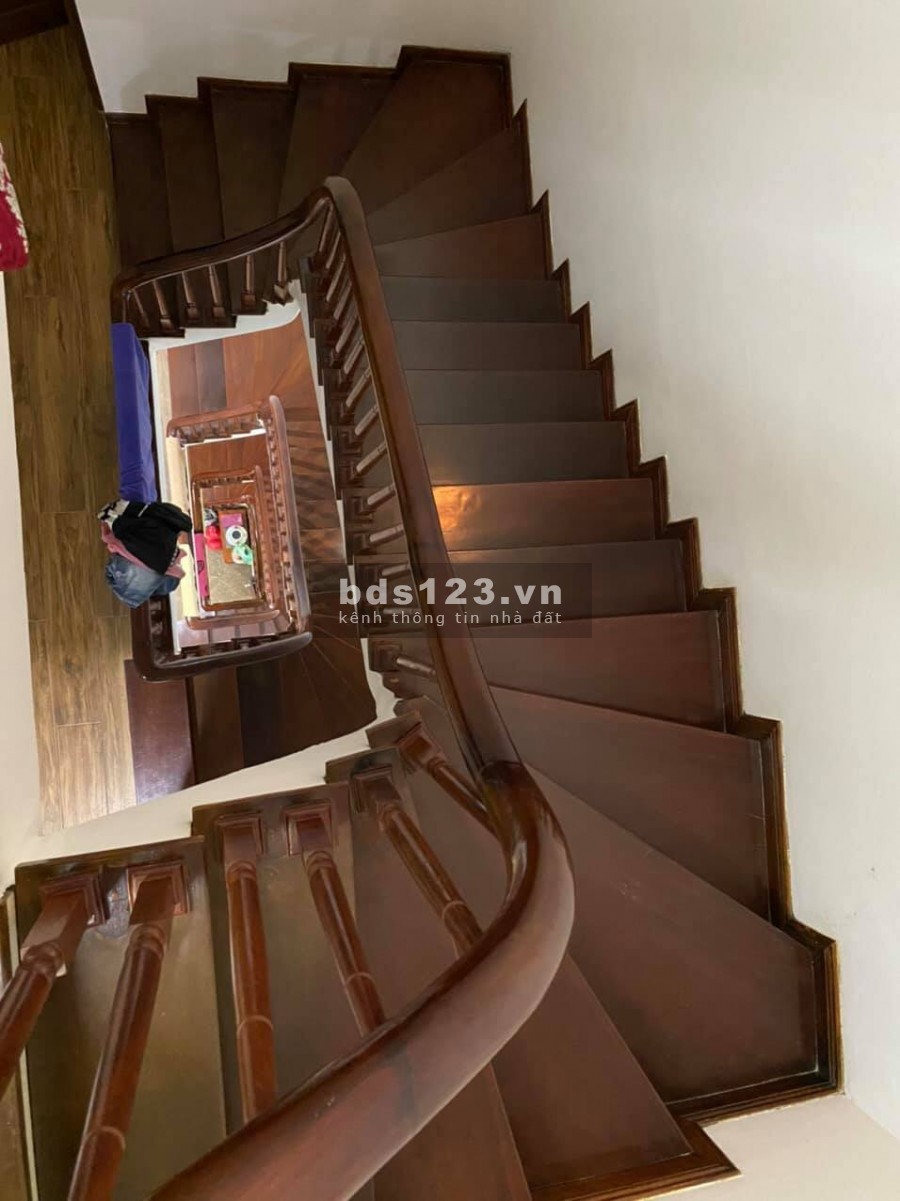 Bán nhà Đội Cấn, hưởng trọn tiện ích an sinh đỉnh cao, dt 32m2, giá 458 tỷ, lhcc
