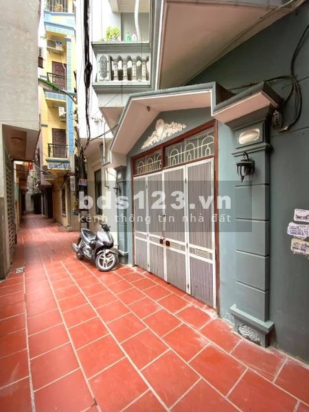 Bán nhà Hồ Từng Mậu, mt rộng, gần đường ô tô giá bán 3.2 tỷ, lh 0961427470.