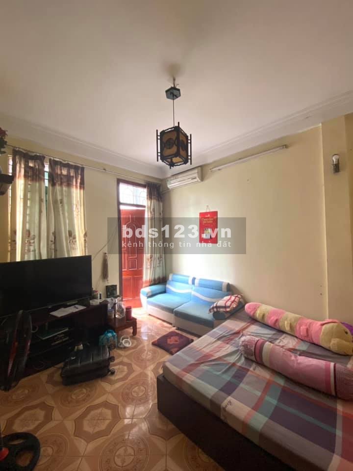 Bán nhà Hồ Từng Mậu, mt rộng, gần đường ô tô giá bán 3.2 tỷ, lh 0961427470.