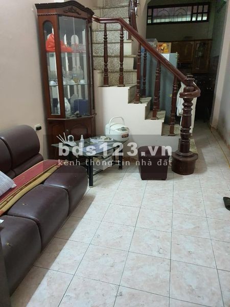 Bán nhà 4 tầng Cầu Giấy, dt 33m2, 15m ra đường ô tô full công năng, giá 3.2 tỷ, lh 0961427470