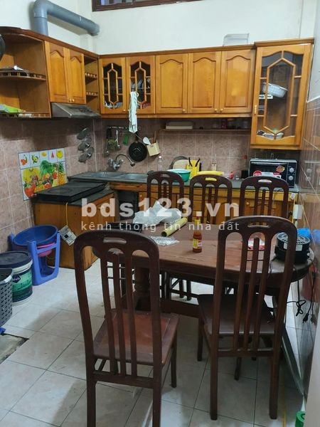 Bán nhà 4 tầng Cầu Giấy, dt 33m2, 15m ra đường ô tô full công năng, giá 3.2 tỷ, lh 0961427470