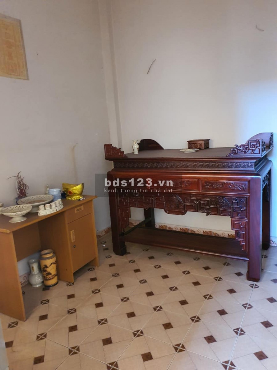 Bán nhà 4 tầng Cầu Giấy, dt 33m2, 15m ra đường ô tô full công năng, giá 3.2 tỷ, lh 0961427470