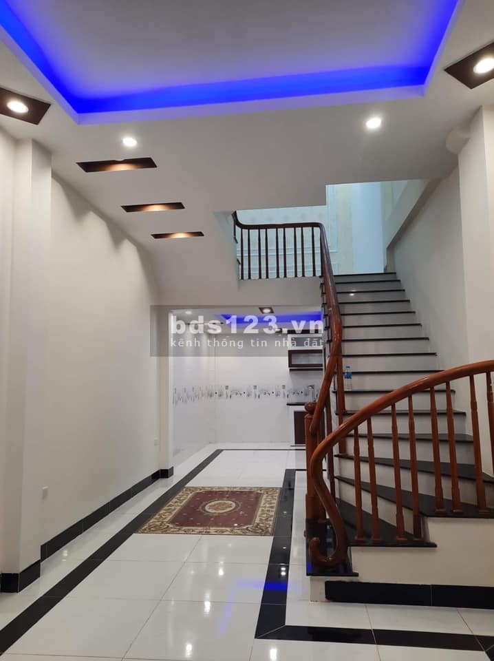 Bán nhà phân lô cực đẹp 5 tầng dt 37m2 ô tô đỗ cửa, giá 3,8 tỷ tại Kiến Hưng