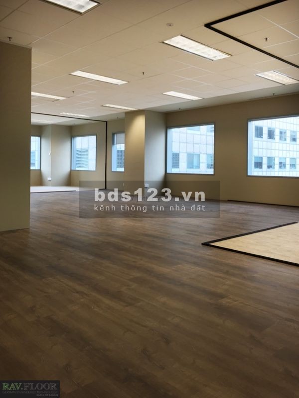 Bán sàn thương mại tầng 2 mặt tiền ốp kính, đường Vương Thừa Vũ - Mặt tiền 18m, Biển biểu quảng cáo tiện rộng đẹp