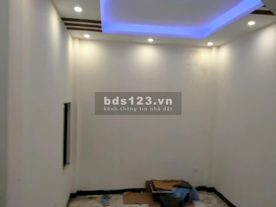 Bán nhà Đa Sỹ phân lô ô tô chạy quanh nhà gần phố, 5 tầng đúc