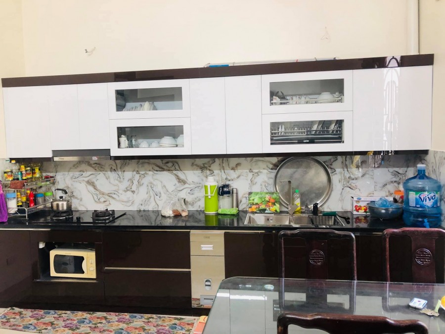 Bán nhà Lạc Long Quân, nhà xây kiên cố, đường ô tô tránh, ở và kinh doanh tuyệt vời