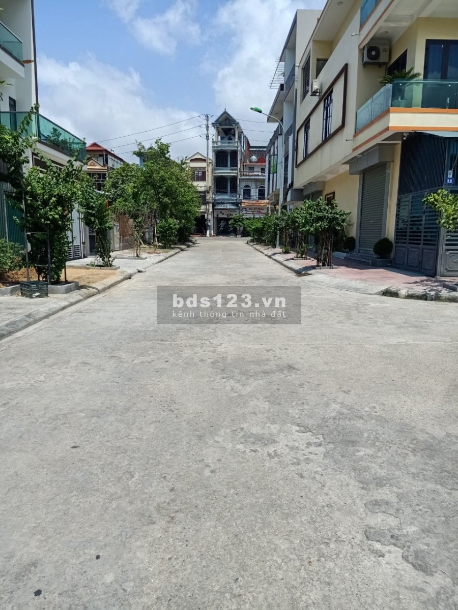 Bán đất dự án trung tâm Thành Phố Cẩm Phả - cách đường Đất Đỏ 20m, dt 99m2