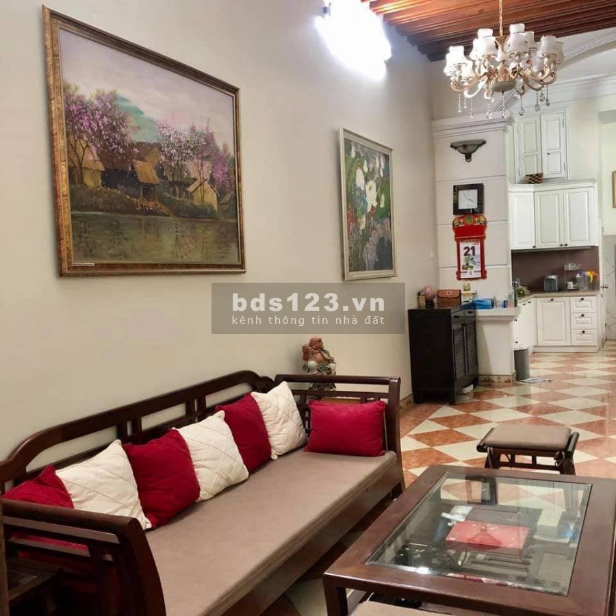 Bán gấp nhà phố Đàm Quang Trung đúc 5 tầng diện tích 36m2 giá 3.8 tỷ. Có Gara.