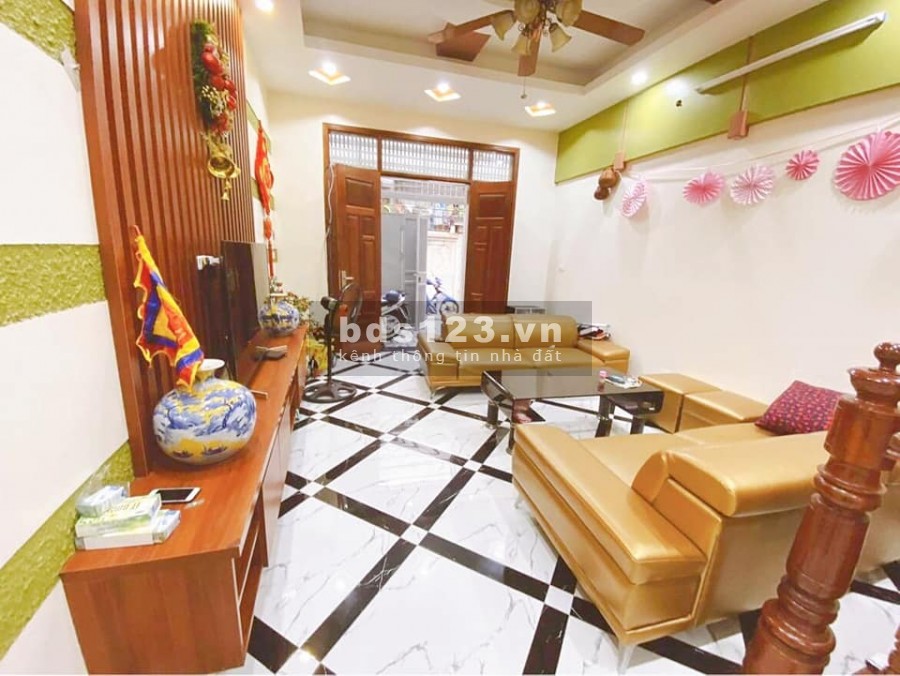 Duy nhất! Bán rẻ Nhà Tây Tứ Trạch Cầu Giấy DT 65m2 MT 4,8m – Ô tô đỗ cổng - 0965 128 850