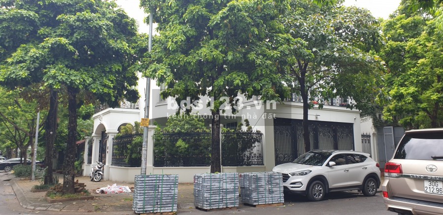 Bán gấp Biệt Thự VIP phố Duy Tân Quận Cầu Giấy diện tích 220m2 giá 37 tỷ