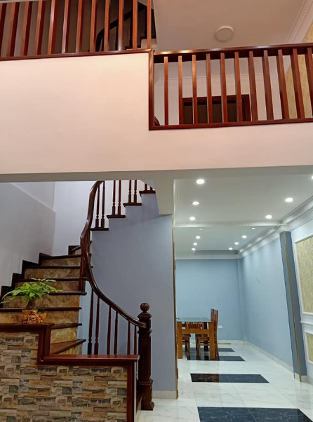 Siêu hiếm nhà phố Nguyễn Khang 10m ra Ô Tô tránh thông thoáng Diện tích 43m2 x 4 tầng
